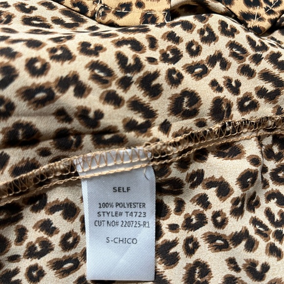 Blush & Day Women’s Small Leopard Long Sleeve Button Up Dress Shirt, made China - Picture 7 of 8